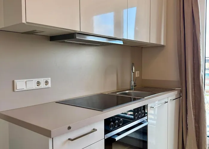 Apartment Cls Moderne City-wohnung Mit Smart-tv, Nespresso Maschine Inklusive Kapseln, Blick Ueber Hamburg, Cafe Im Haus, Bus Gegenueber, Flex Check-in Hamburg